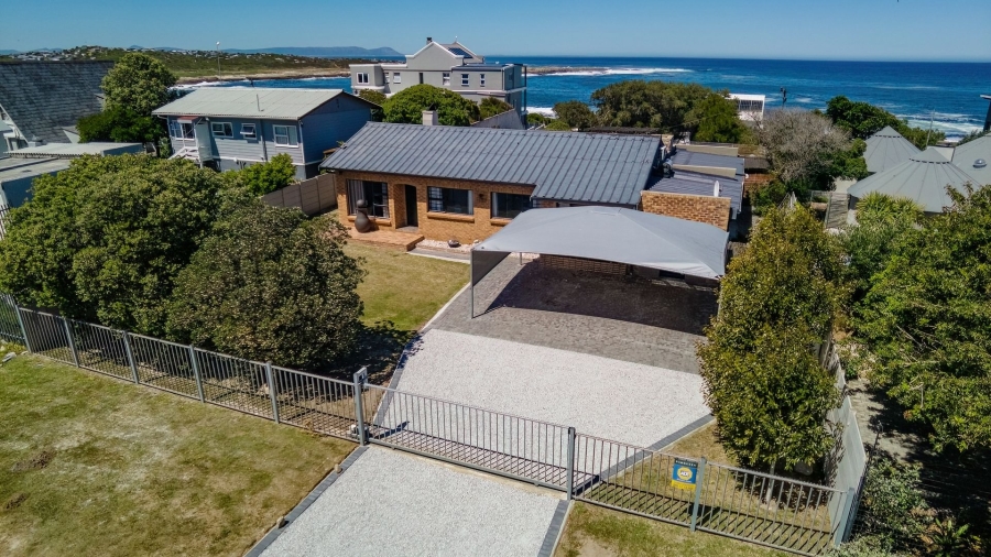 4 Bedroom Property for Sale in Sandbaai Western Cape